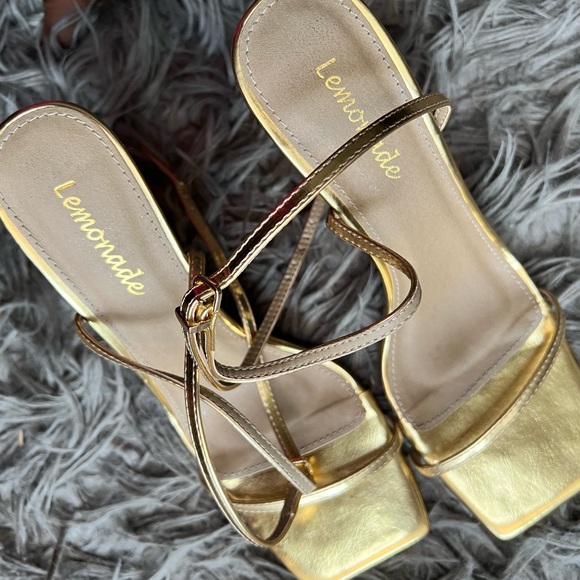 ✨ Gorgeous gold link heels ✨ *ONLY WORN ONCE* - Picture 3 of 4